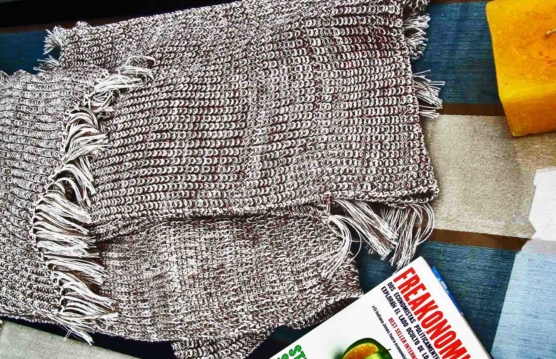 Peruvian Royal Alpaca throw blanket_crochet knit_beige_white_v7_sddd