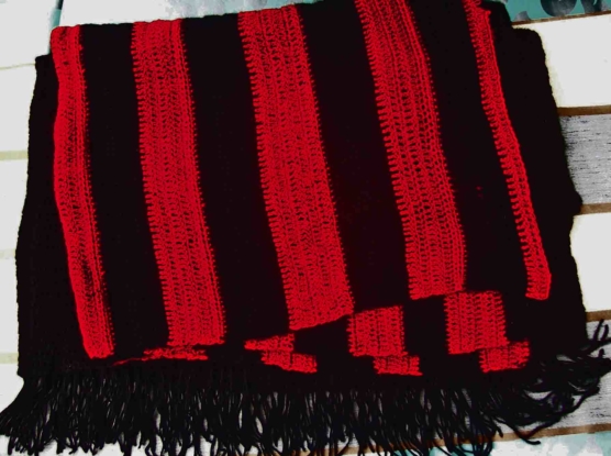 Peruvian Baby Alpaca Throw blanket Extra-single-size Crochet knit_black_red-v4_sd