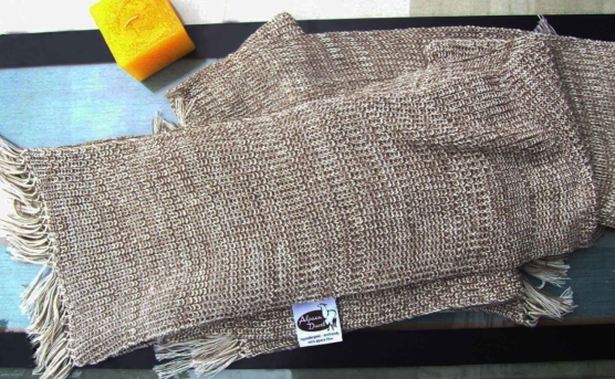 Peruvian Royal Alpaca throw blanket_crochet knit_beige_white_v6_sddd