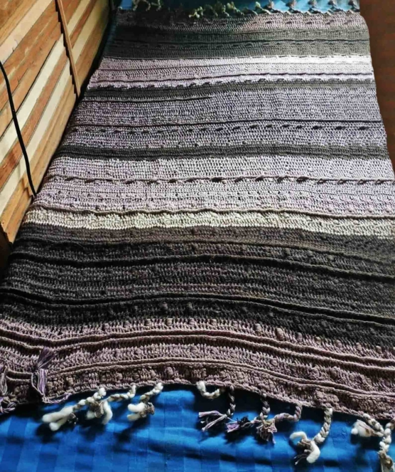 Royal Alpaca Throw blanket Crocheted-knt Black-grey pattern_ AMZN111_sd1